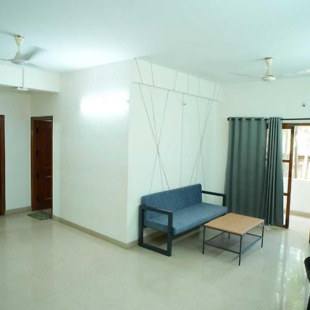 Local Nr Green Woods 班加罗尔 外观 照片