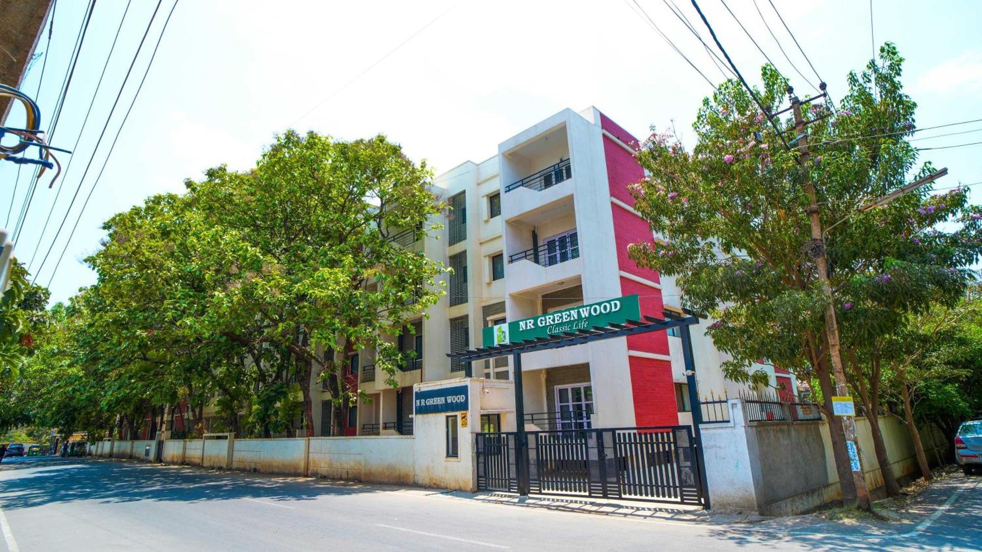 Local Nr Green Woods 班加罗尔 外观 照片